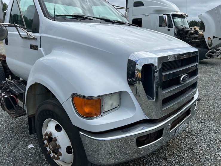 ford-f750-image-10