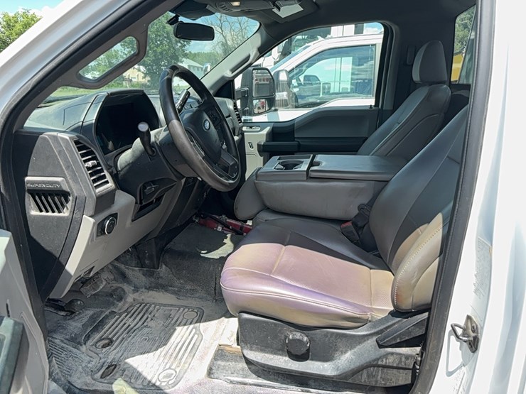 2020-ford-f350-image-10