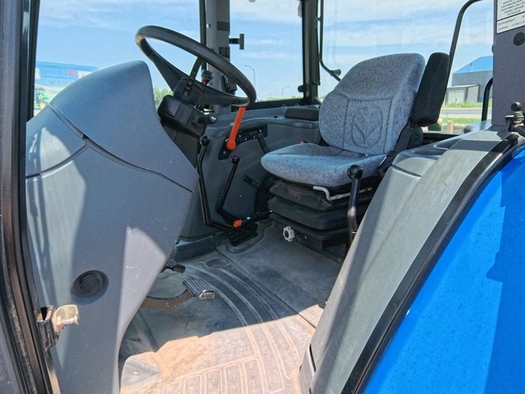 2004-new-holland-tl100a-image-30