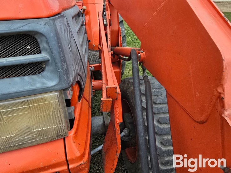 1995-kubota-l2900-image-15