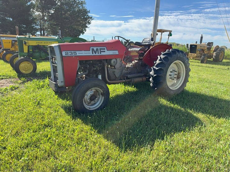 massey-ferguson-235-image-1