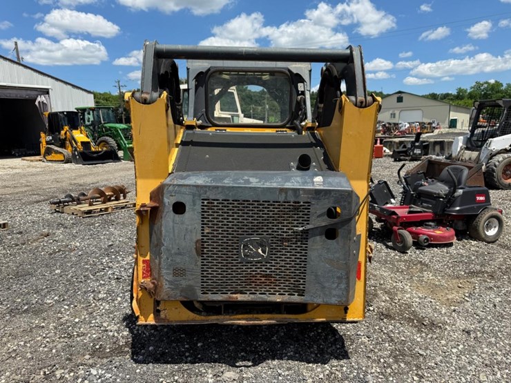 2016-deere-317g-image-3
