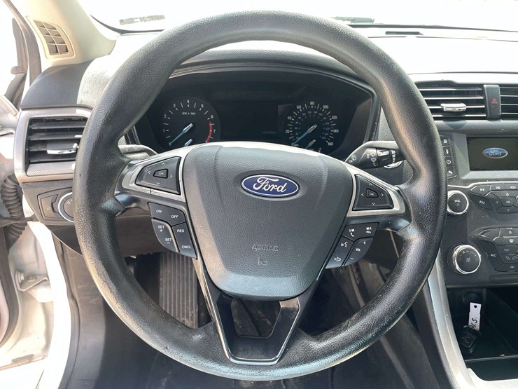 2020-ford-fusion-4-door-sedan-(151,145-miles)-image-12