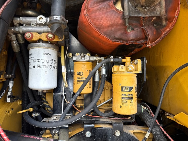 2014-caterpillar-501-image-56