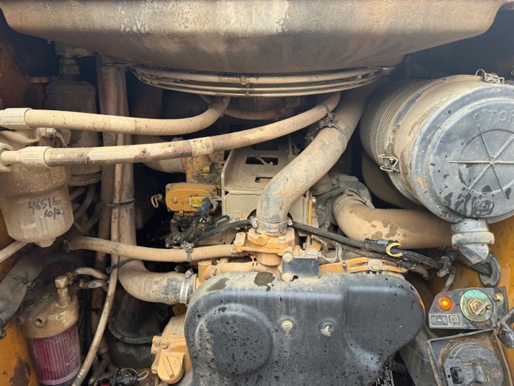 2018-caterpillar-299d2-image-16