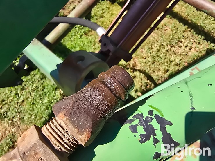 john-deere-450-image-12