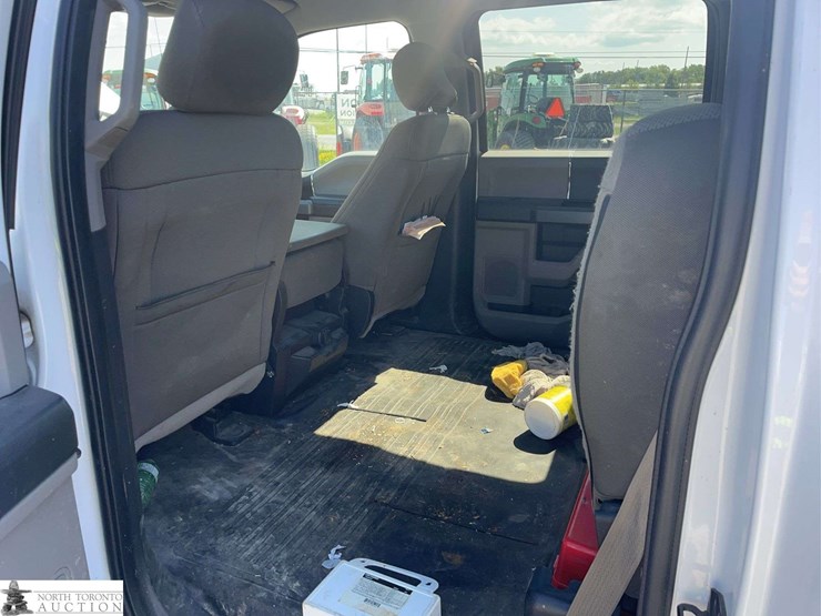 2017-ford-f150-image-15