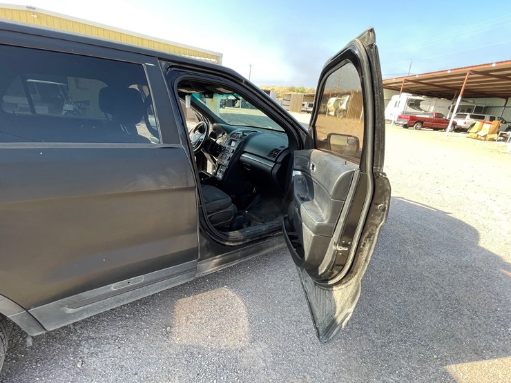 2016-ford-explorer-image-94