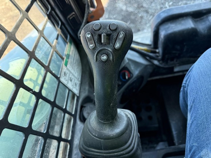 2019-bobcat-s550-image-23