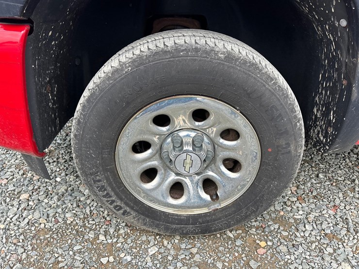 2011-chevrolet-1500-image-45