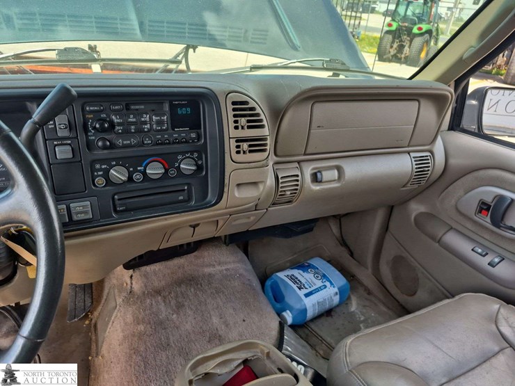 1997-chevrolet-tahoe-image-16