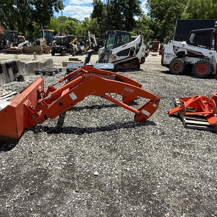 KUBOTA M5640SU
