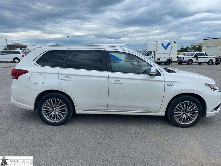 2022-mitsubishi-outlander-image-4