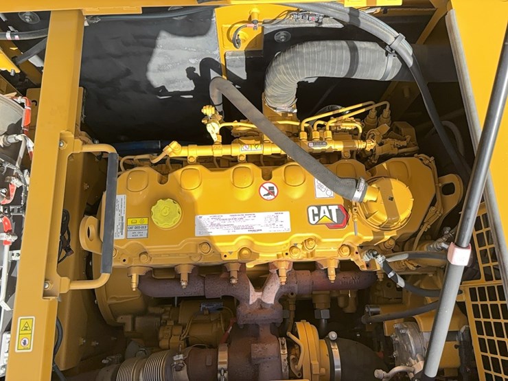 2023-caterpillar-340-image-38