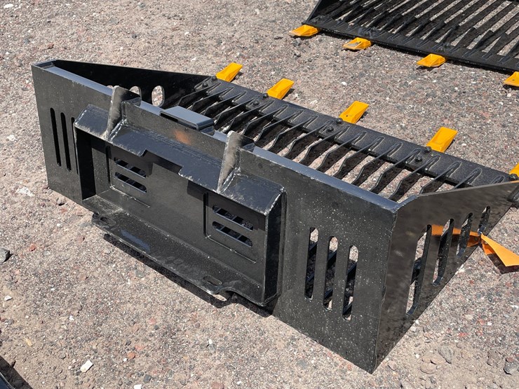 #1314-•-mini-skid-steer-rock-bucket-image-6