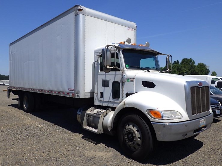 2017-peterbilt-pb337-26'-box-truck-image-3