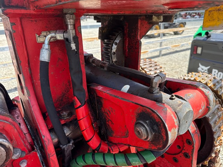 2014-caterpillar-501-image-21