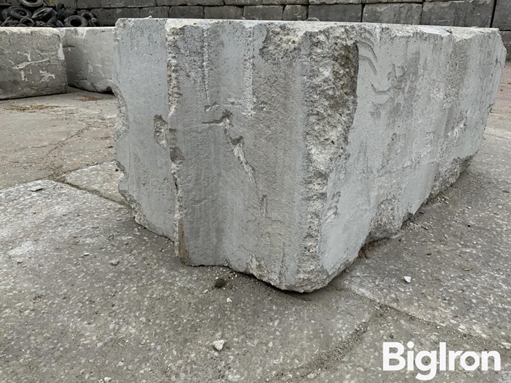 6'-x-3'-x-2.5'-interlocking-concrete-blocks-image-14