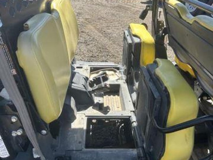 john-deere-gator-image-13