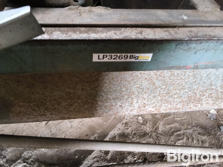 homemade-shop-table-w/-chop-saws-image-20