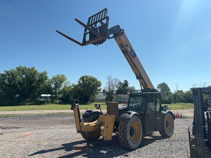 2016-caterpillar-tl642c-image-1