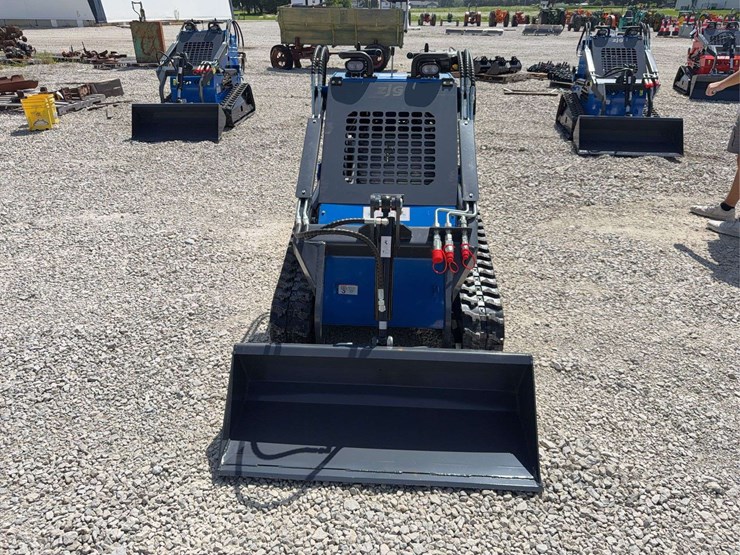 2026-zjg-zj-380-tracked-mini-skid-steer-loader-image-9
