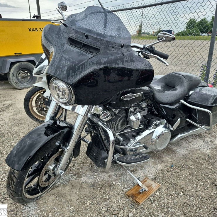 Non-Operable 2022 Harley Davidson Street glide