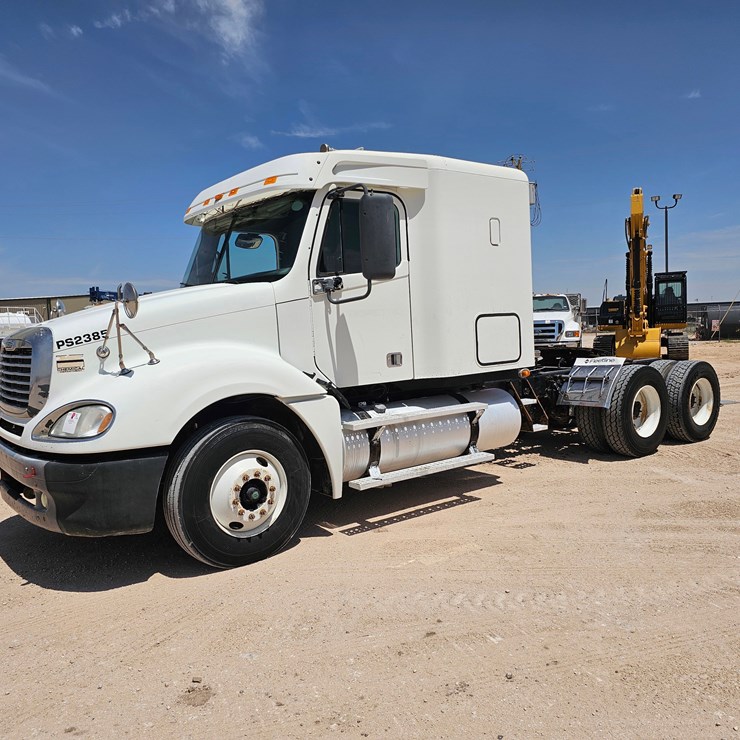 FREIGHTLINER CASCAIDA SLEEPER TRUCK