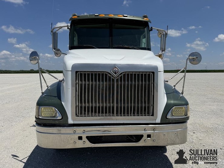 2002-international-9200i-image-2