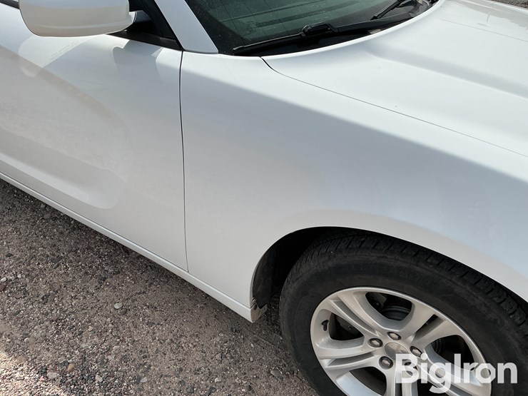 2018-dodge-charger-sxt-4-door-sedan-image-12