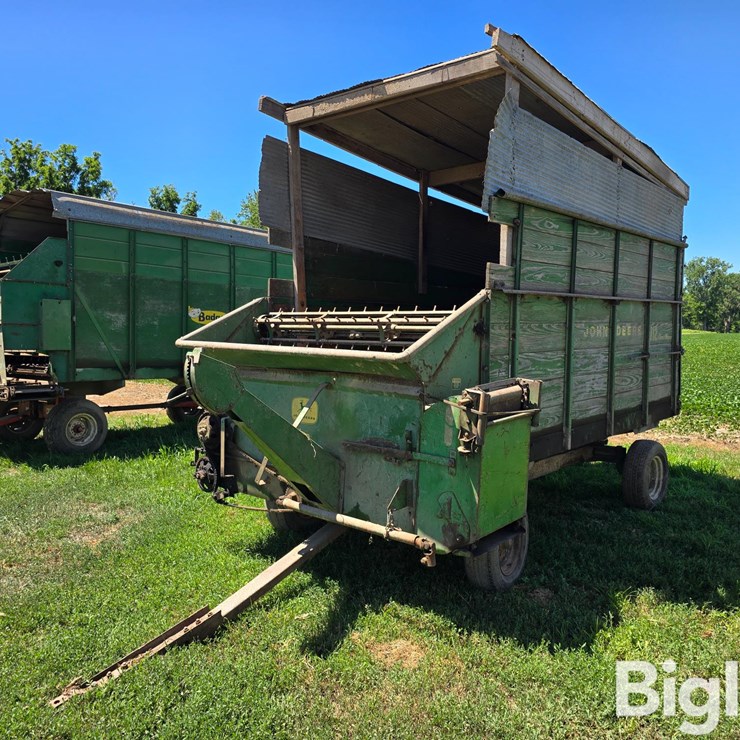 JOHN DEERE 112