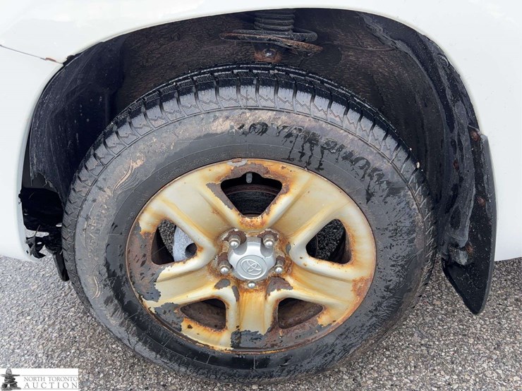2011-toyota-rav4-image-36