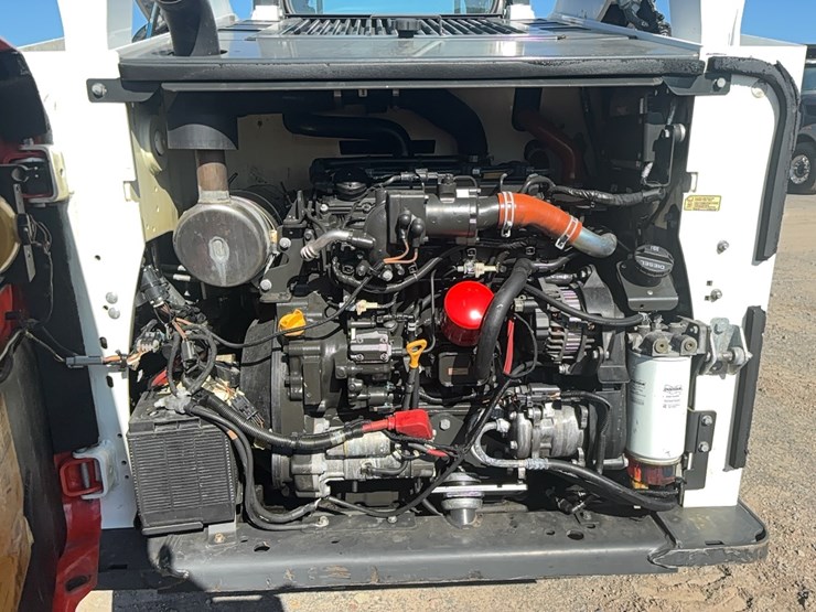 2021-bobcat-s740-image-6