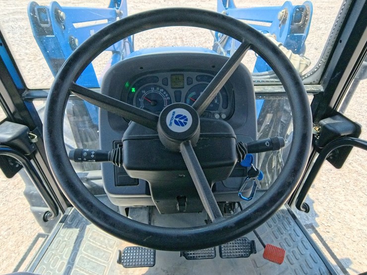 2004-new-holland-tl100a-image-49