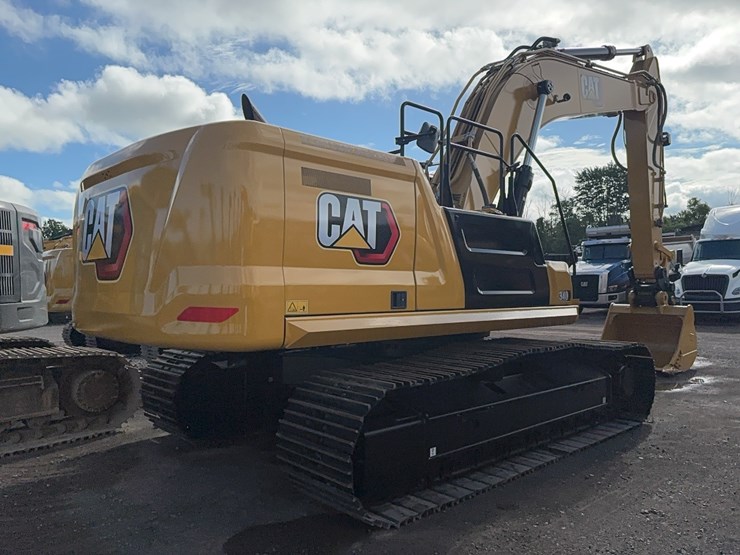2023-caterpillar-340-image-43