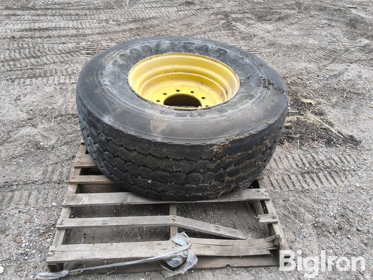 goodyear-445/65r22.5-tire/rim-image-2