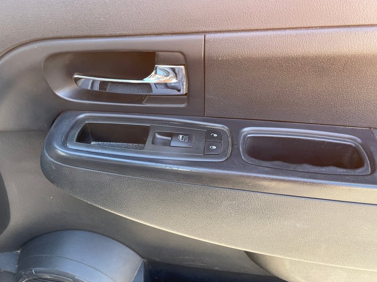2012-jeep-liberty-image-43
