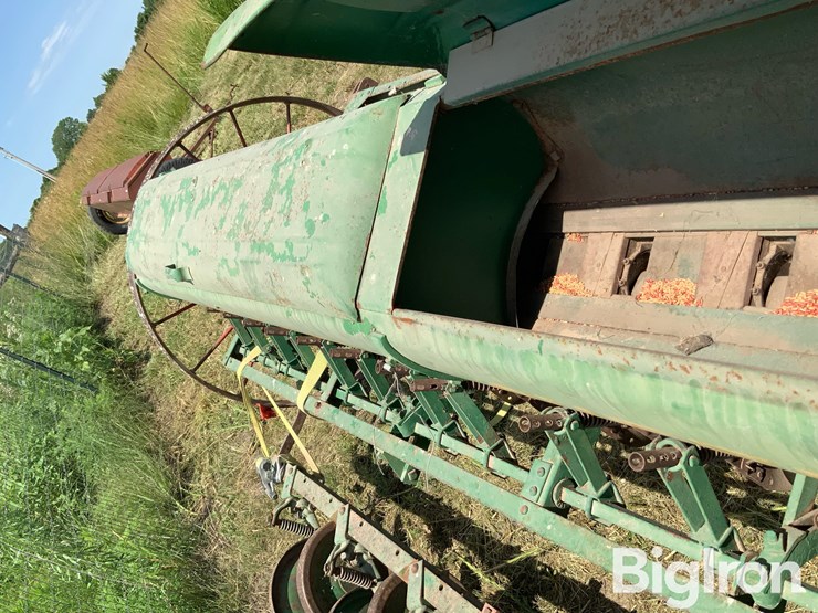 oliver-superior-mechanical-grain-drill-image-19