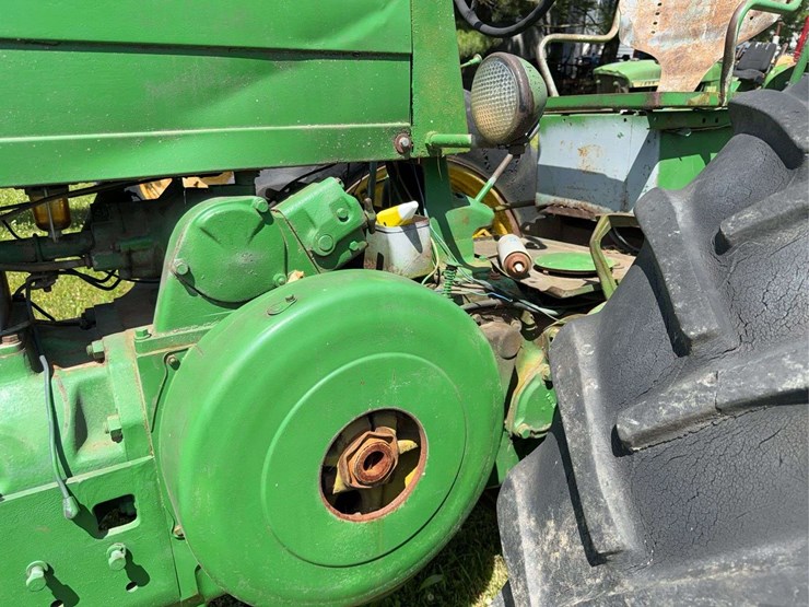 john-deere-70-image-12
