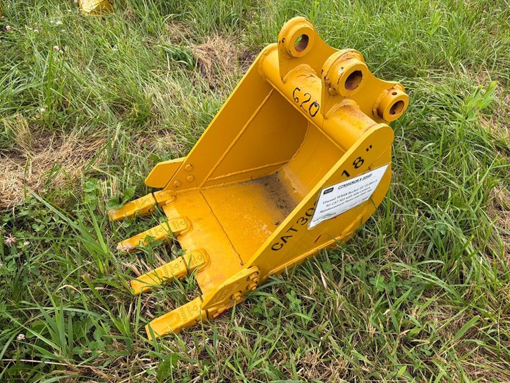 caterpillar-303-image-1