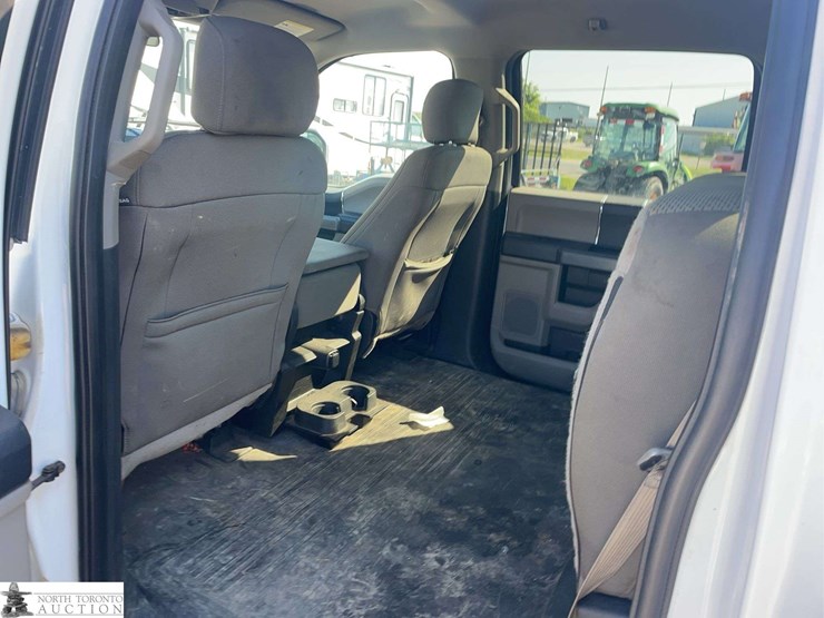 2017-ford-f150-image-15