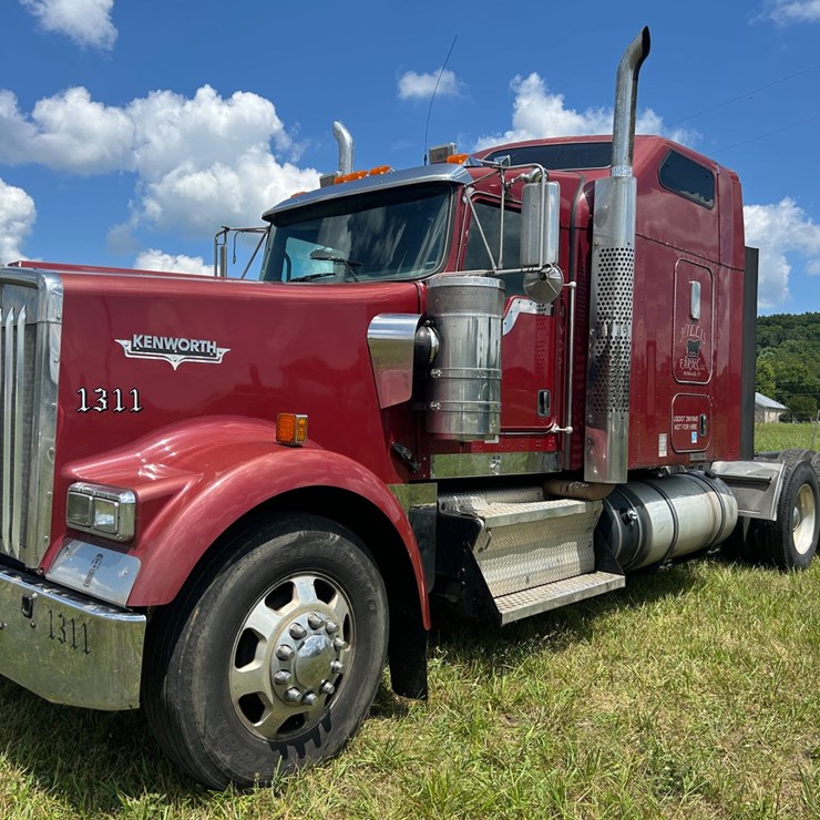 2013 KENWORTH W900