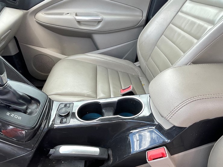 2016-ford-escape-image-46