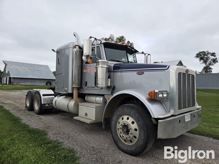 2008-peterbilt-367-image-3