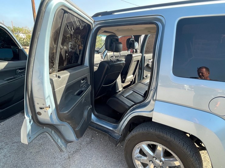 2012-jeep-liberty-image-104
