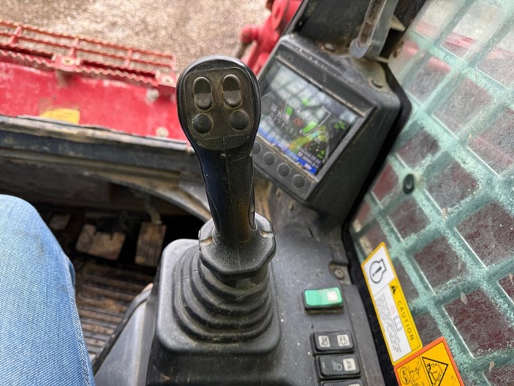 2020-takeuchi-tl12r2-image-24