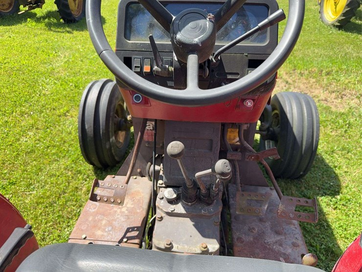 massey-ferguson-375-image-21