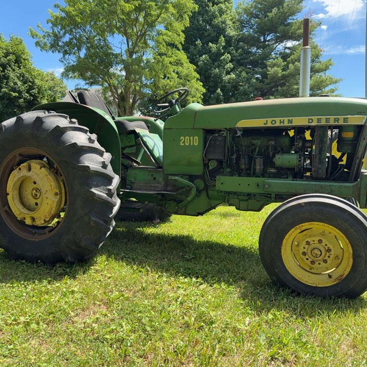 2010 JOHN DEERE 2010