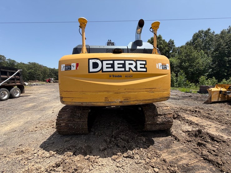 2020-deere-210g-image-9