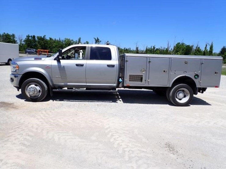 2022-dodge-ram-5500-image-8